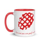 "Ceci n’est pas une gauf’ au suc’" Mug coloré – Image 3