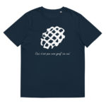“Ceci n’est pas une gauf’ au suc’” Tee-shirt éco-friendly – Image 6