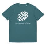 “Ceci n’est pas une gauf’ au suc’” Tee-shirt éco-friendly – Image 11